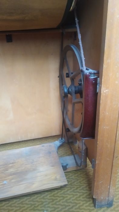 СРОЧНО ПРОДАЕТСЯ швейная машинка Подольск