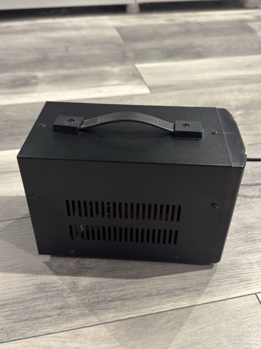 Stabilizator automat de tensiune cu servo motor 500VA Well