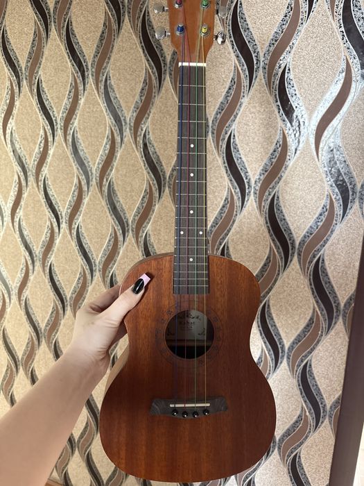 Продам укулеле концертную