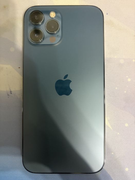 vand iPhone 12 pro max