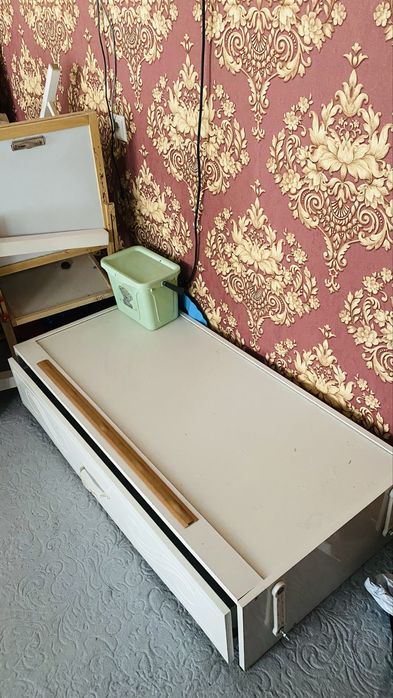 Продаю б/у детскую мебель