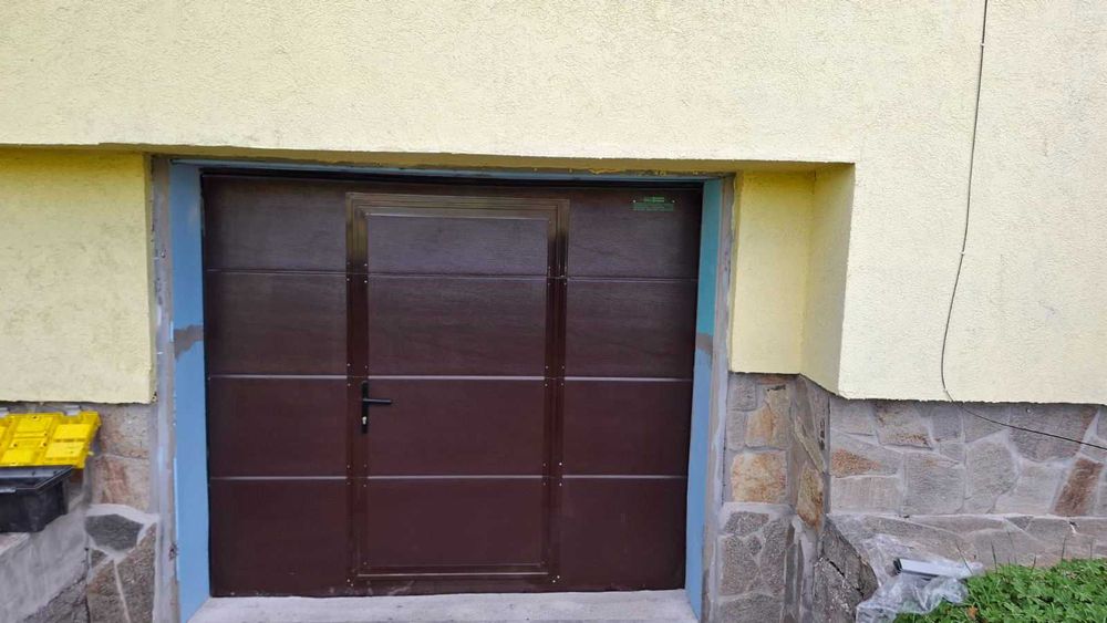 Ролетни врати, гаражни секционни врати изработка и монтаж.24/7