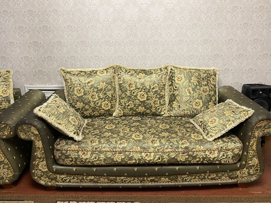 диван и два кресла бу