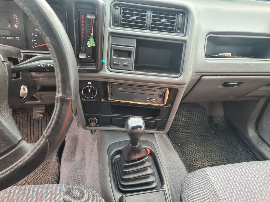 Форд Сиера 1.8,бензин на части. Ford Sierra.