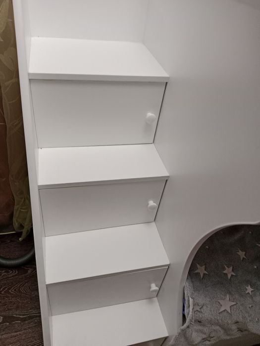 Продам двухъярусную кровать