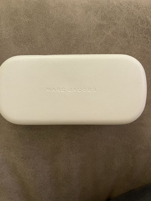 Слънчеви очила -цеят черен.