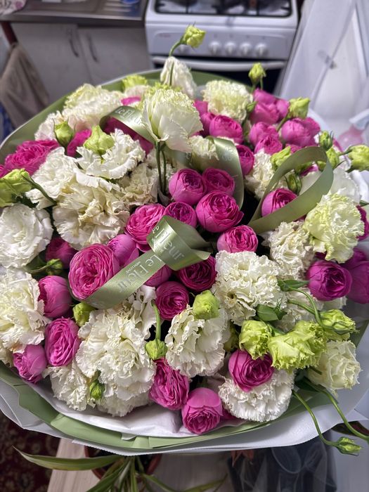 Огромный букет цветов