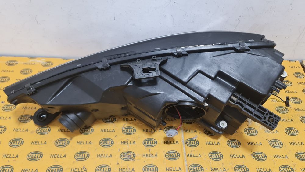 Far xenon led dreapta  Audi A4 B9 8W S4 2015+ 8W0941044B