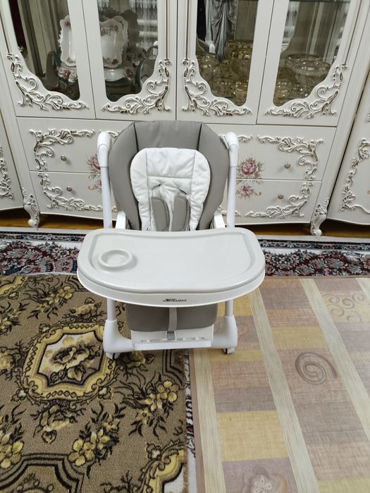 Детский стульчик для кормления