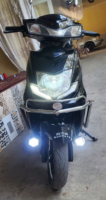 Скутер срочна сотилади