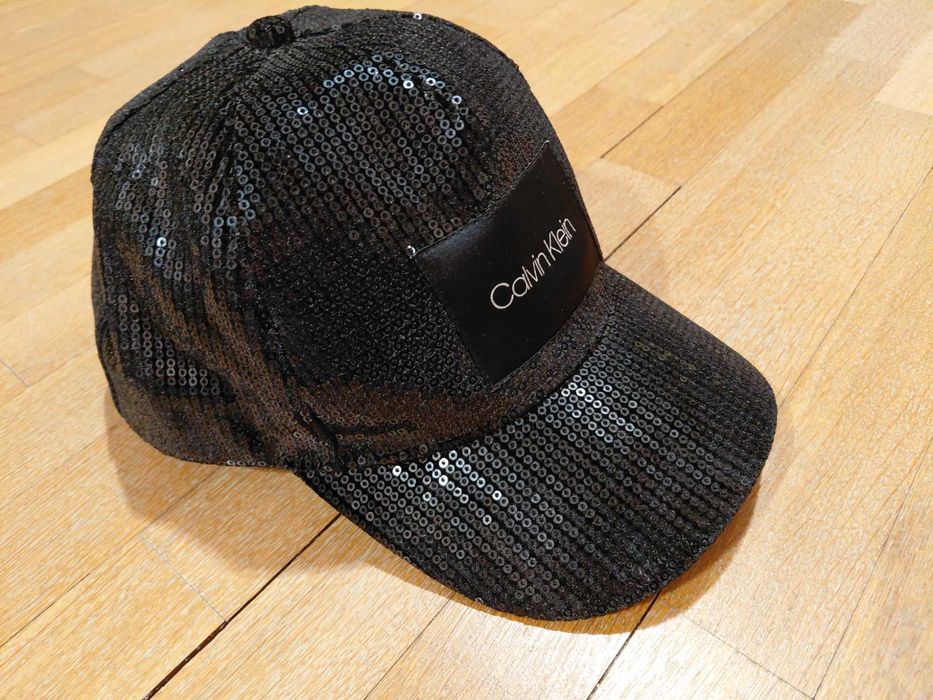 Calvin Klein Sequin Cap унисекс шапка луксозна с козирка като НОВА