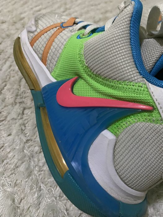 Adidasi Nike Lebron Witness 7