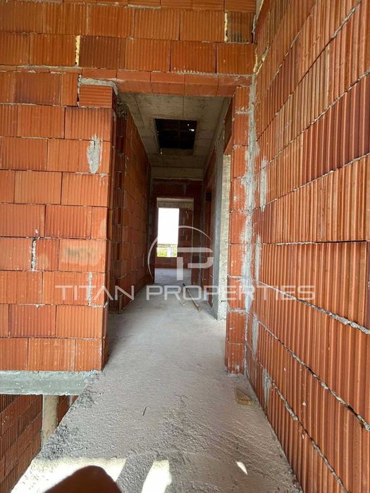 Двуетажна къща в Марково