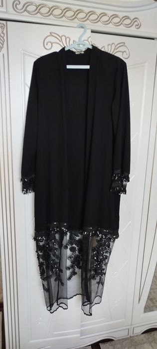 Abaya qora 150 ming