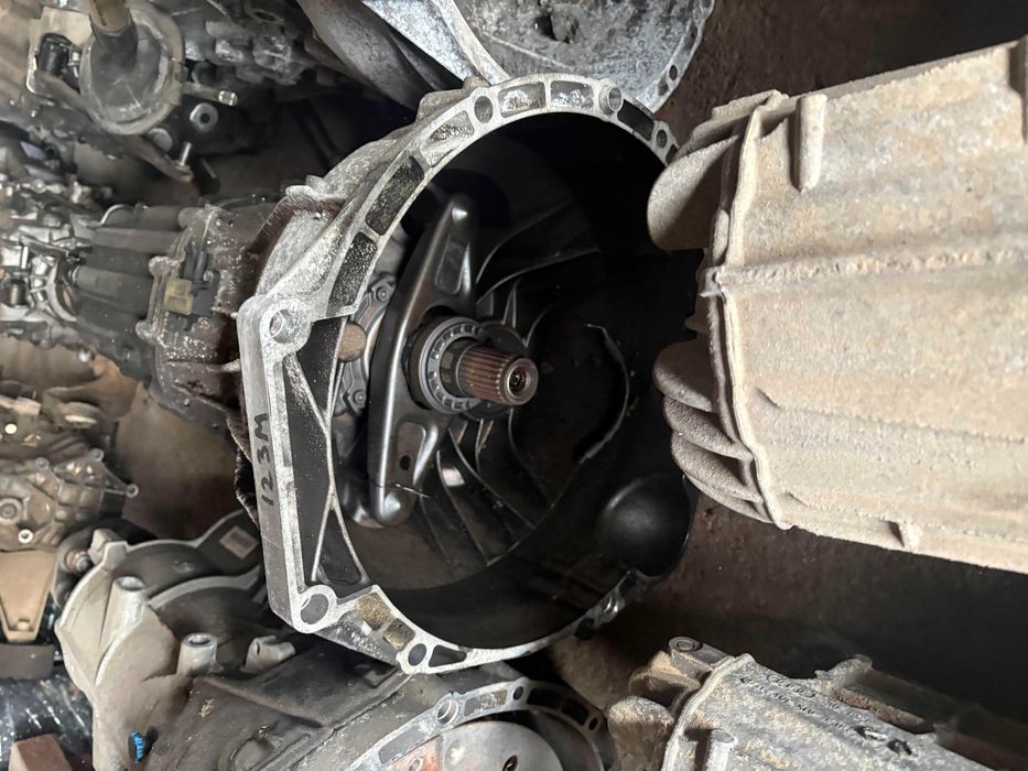 Скоростна кутия бмв 123м е82