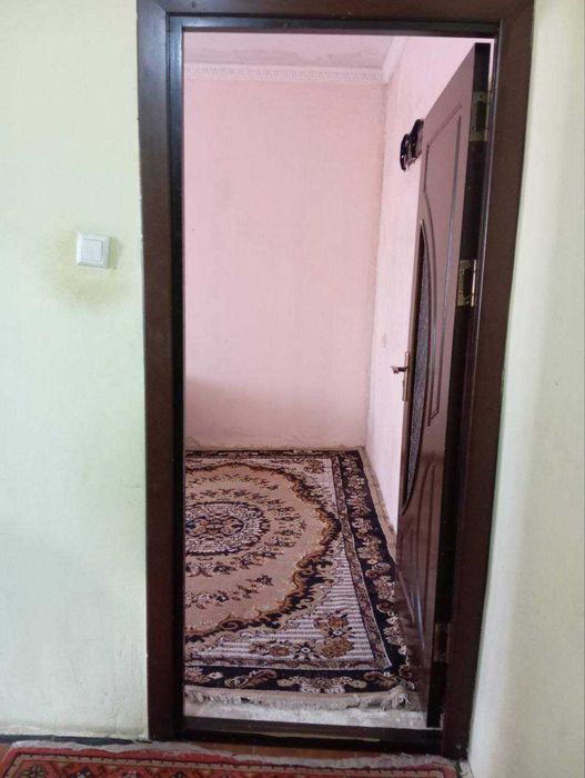 Сдается 1 комнатная квартирана 4 этаже в 4 этажке в Гульбахоре