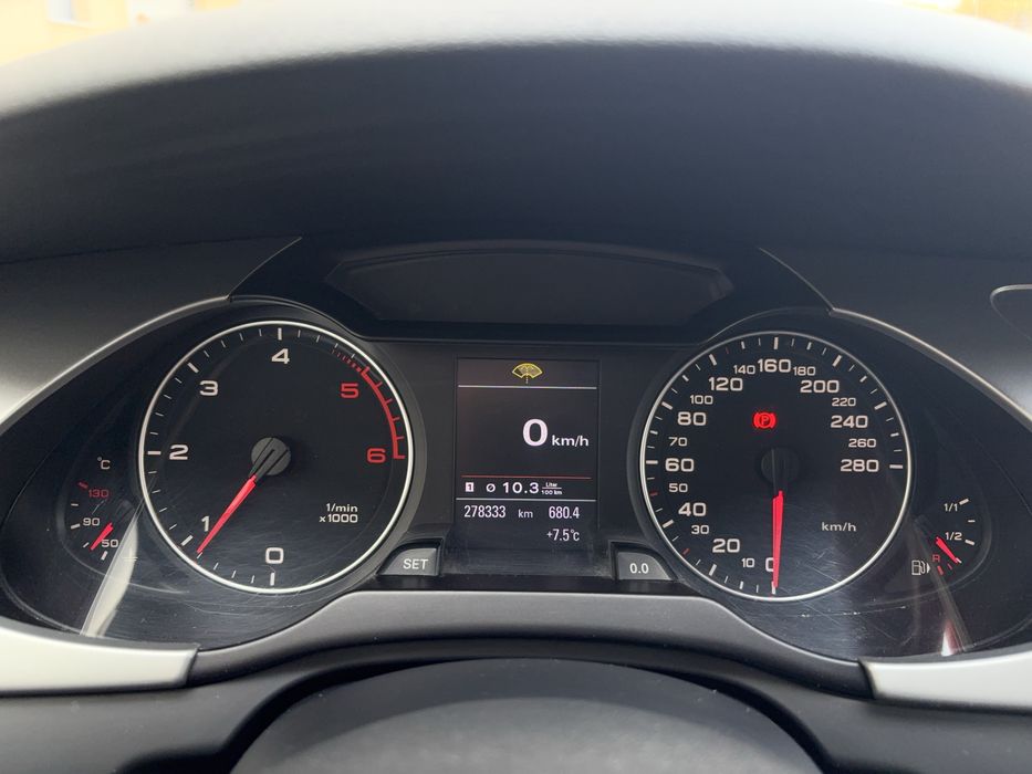 Audi A4 b8 an 2011, 2.0 TDI 143 CP cod motor CAGA