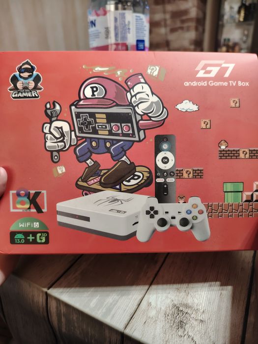 Game Box 8K Ultra HD Box Android TV + Ретро конзола с два джойстика 25