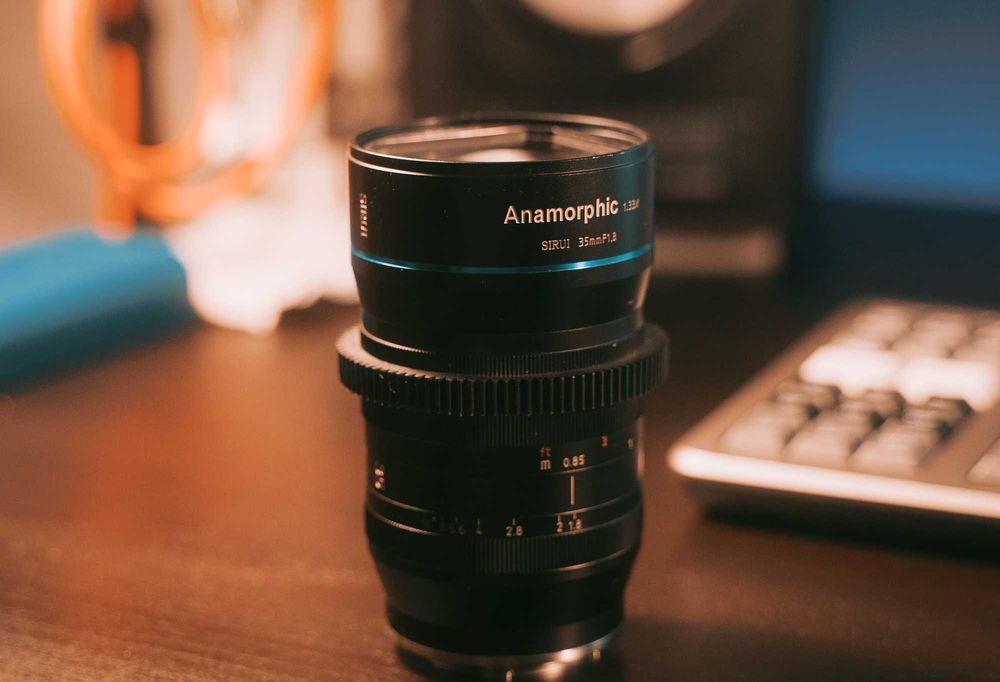 Vand obiectiv anamorphic Sirui 35mm F1.8, montură Sony E si MFT