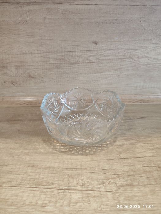 Продам хрустальные вазы, цены от  2500тг