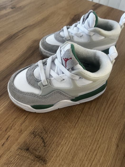 Детски апрески и маратонки