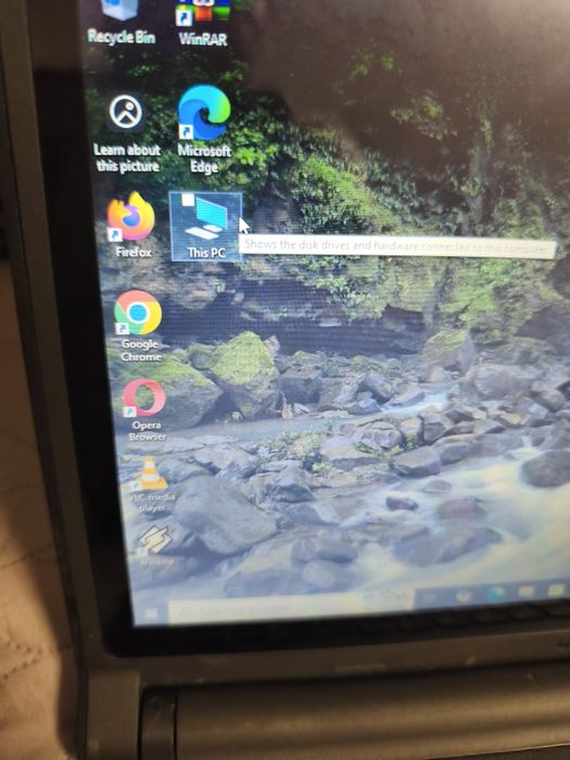 Laptop Dell i5 cu touchscreen Ram 8Gb ssd Windows 10 office