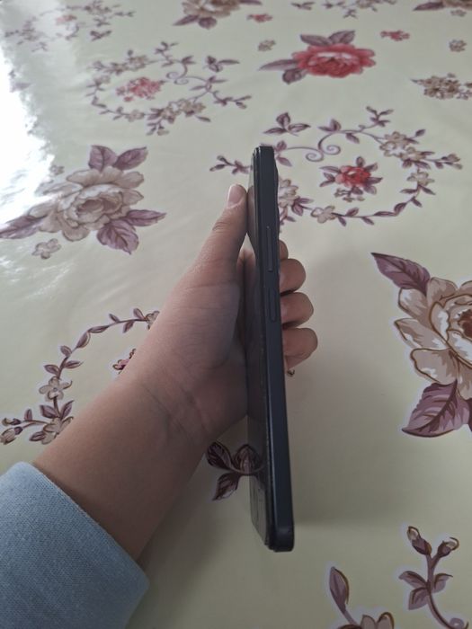 Vivo y 19s телефон