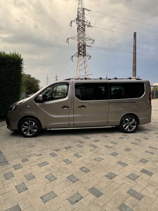 RENAULT  trafic  “SPACECLASS”  2018 Individual   8+1