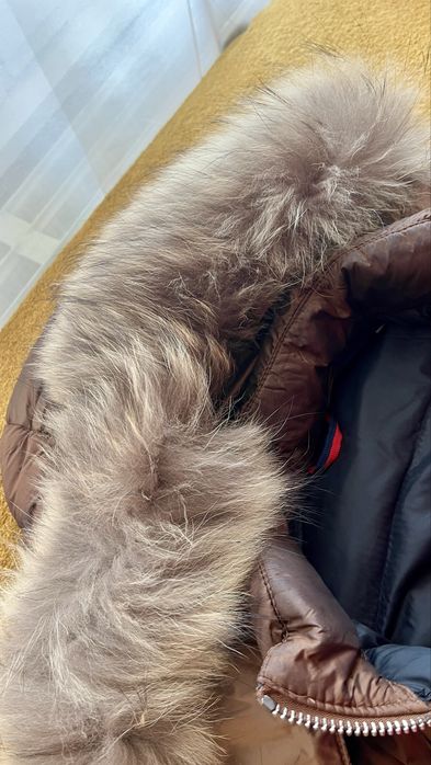 Пухено яке Монклер с яка естествен косъм