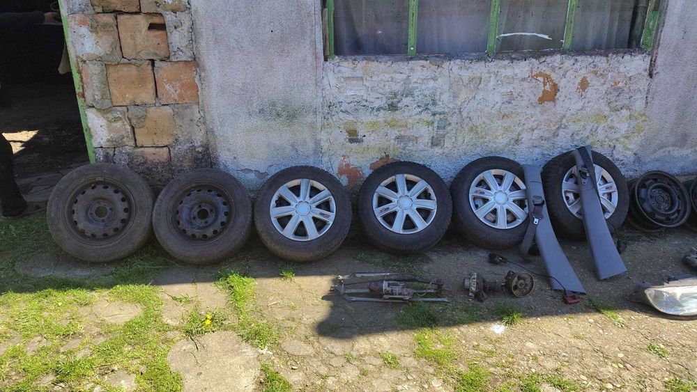 Продавам части за Пежо 406 1.8бензин 2002 година