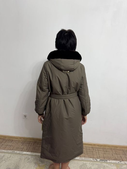 Сатылымда су жаңа қыстық ұзын куртка.