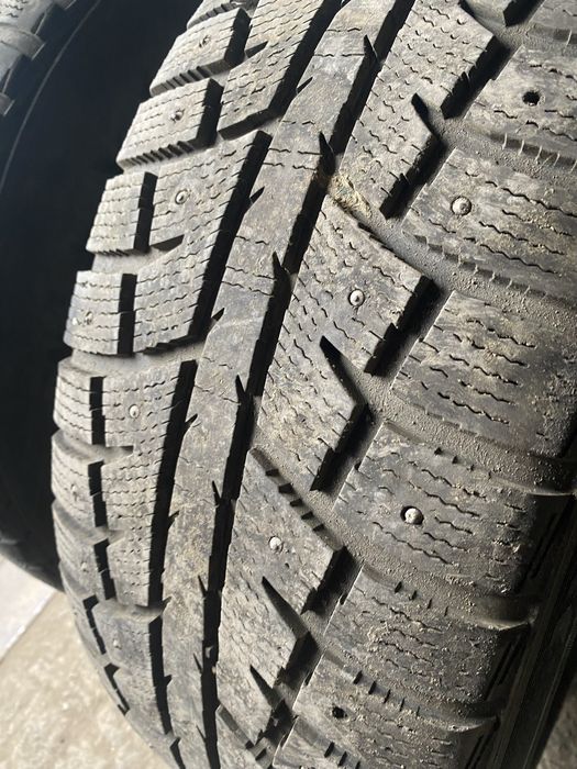 Продам шины зимние шипованые