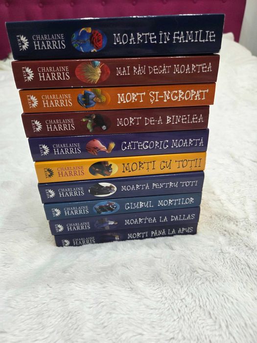 Set complet Charlaine Harris – True Blood, 10 carti, stare foarte buna