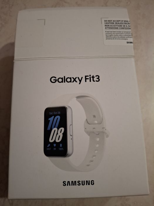 Apple Watch s10 GPS 42mm. И нов Galaxy fit3