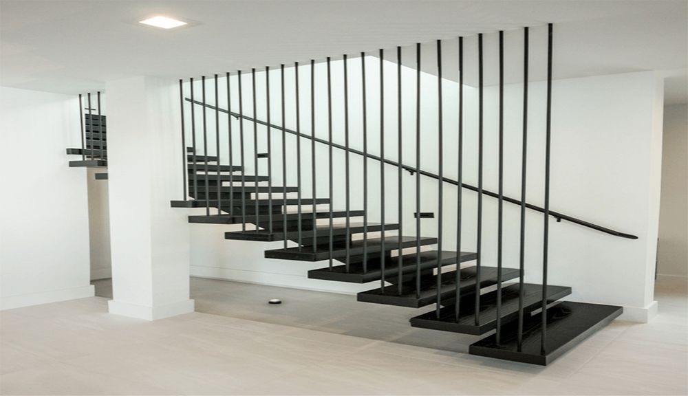 Balustrade fier forjat,riflaje metalice rezistente,riflaje pana in tavan. Detalii la telefon
