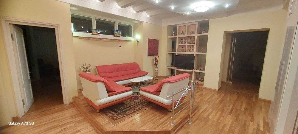 Сдается квартира 4/5/5.Габус.Общие площадь 240 кв.м,  ул. С. Азимова