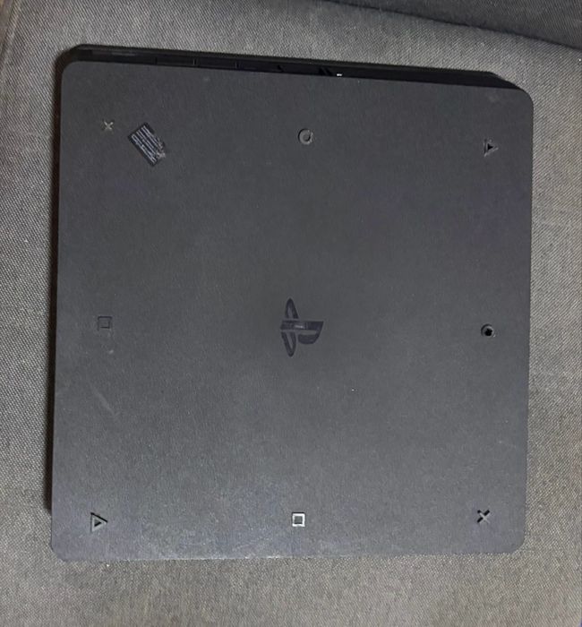 Playstation 4 slim