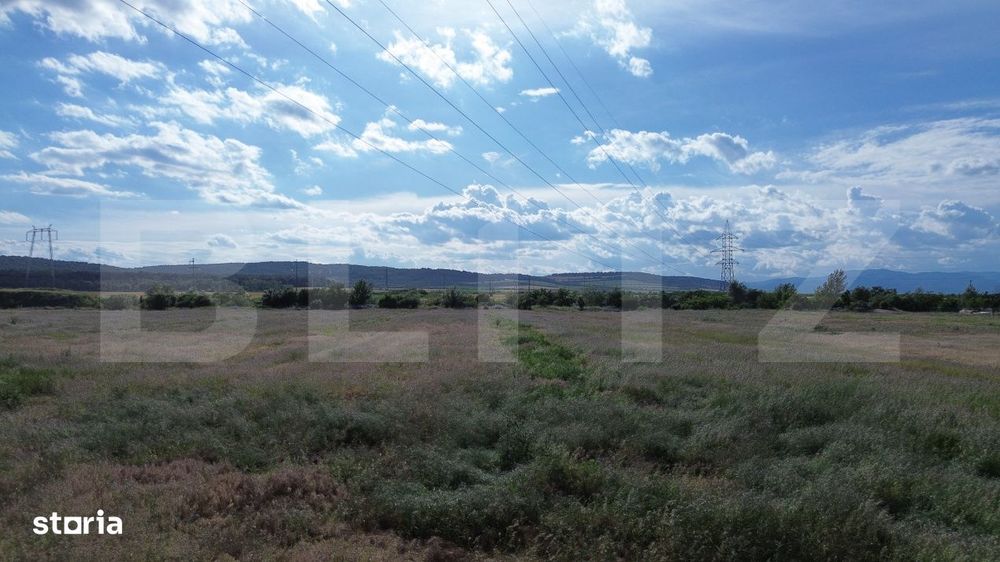 Teren intravilan 2.056 mp | Doua fronturi stradale | Zona rezidentiala