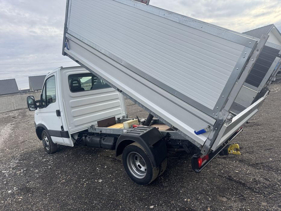 Iveco basculabil pe spate