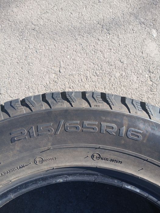 Продам шипованные шины 2 шт
