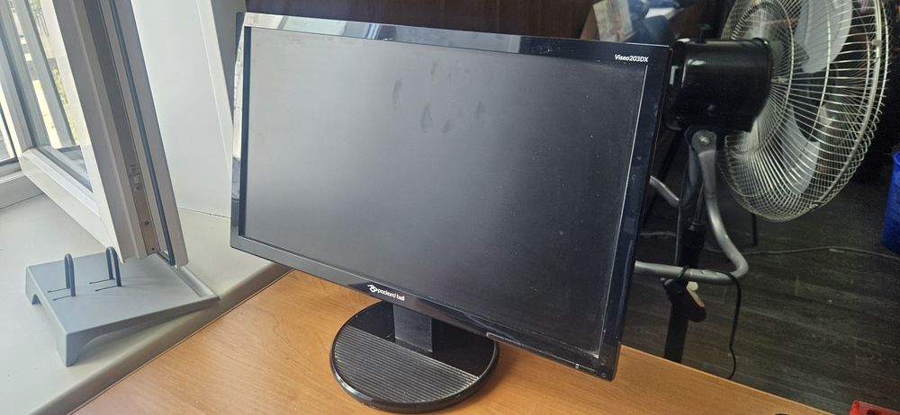 Монитор LCD VGA на персональный компьютер