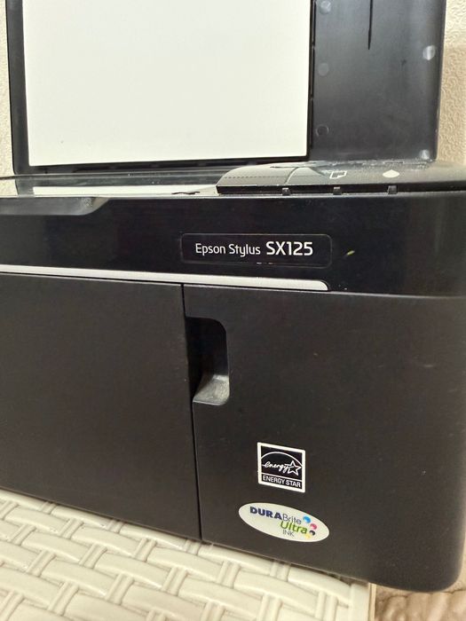 Продам цветной принтер EPSON SX125