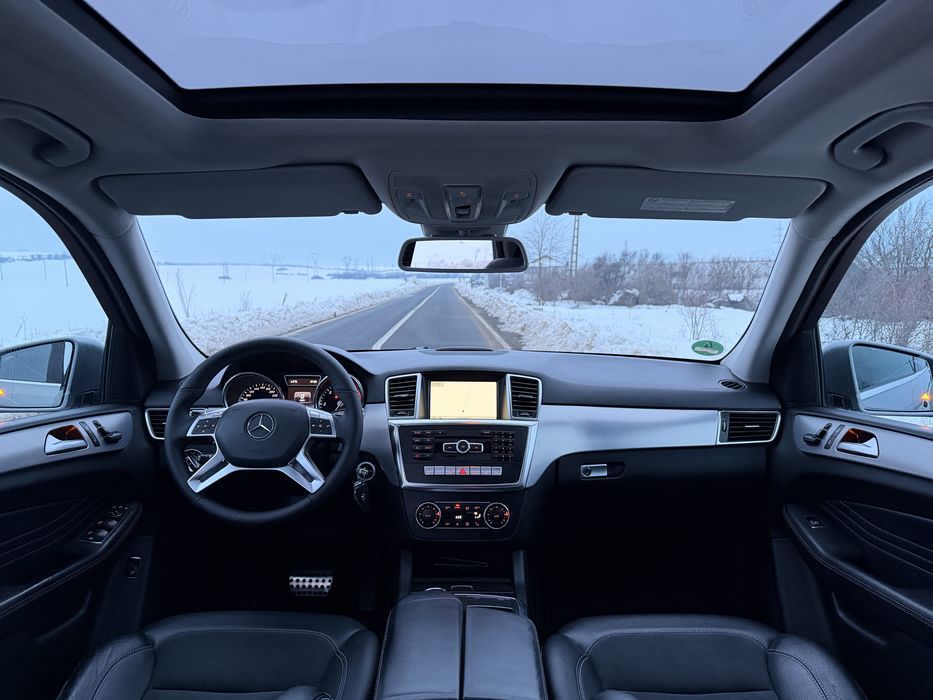 Mercedes ML 350 “ Lane,Side Assist / Leduri / Panoramic  / 4 MATIC “