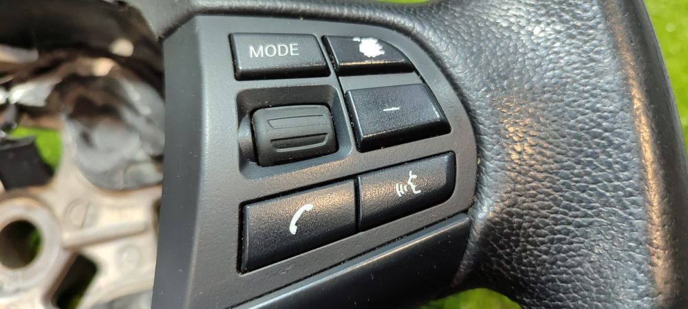 VOLAN PIELE CU COMENZI BMW SERIA 1 F20 2011–2015 / COD OEM 32306791301 (4C2)