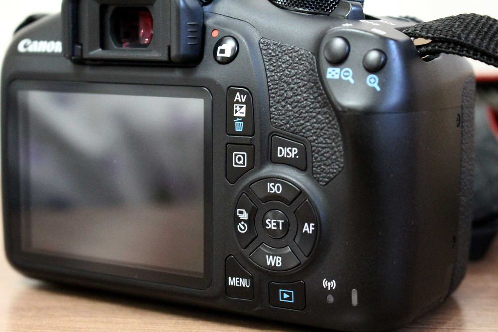 Фотоаппарат Canon EOS 1300D