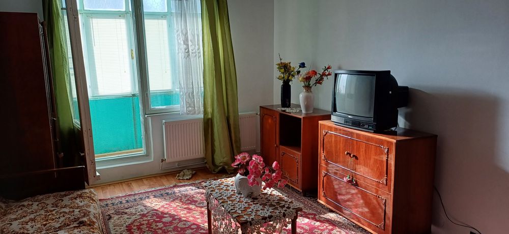 Închiriez apartament