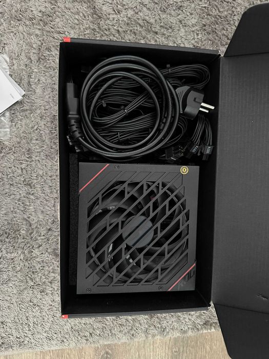 ASUS ROG Strix 1000W Gold — Захранване