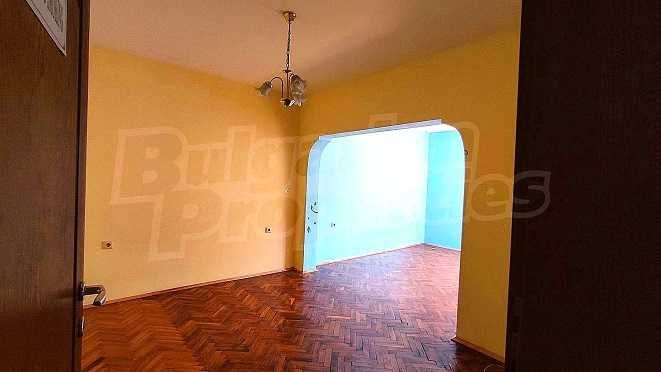 Продавам апартамент