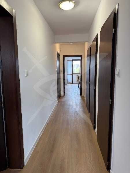 Тристаен - Център