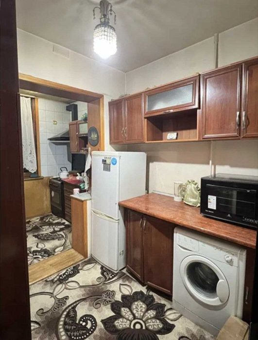 Медгарадокда 3 хонали квартиза Зудлик билан сотилади !